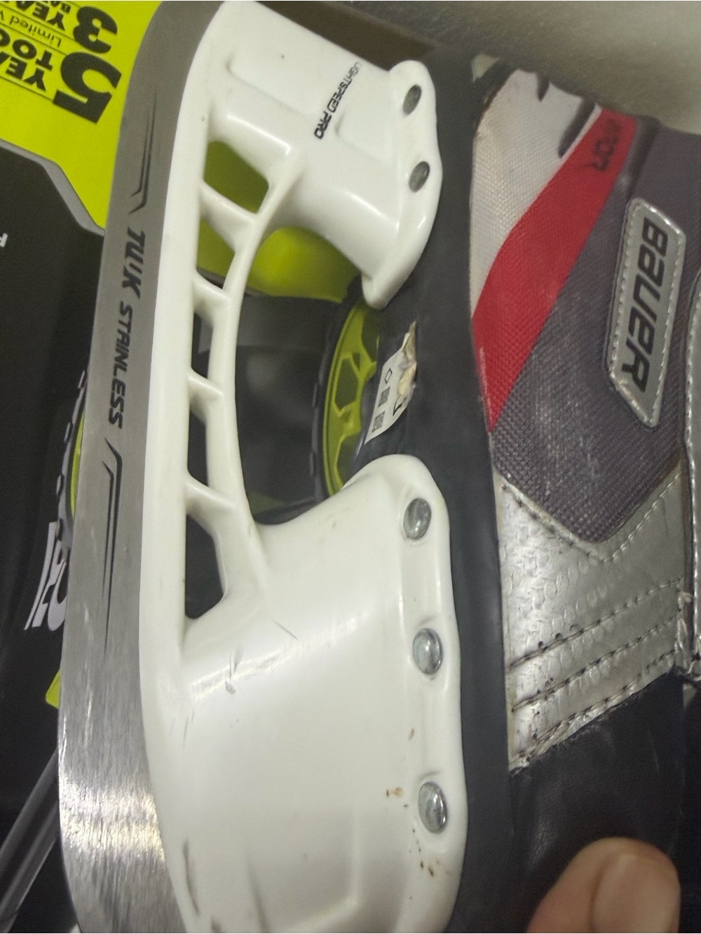 Bauer Kids Black and White Hockey Skates 1R - Picture 8 of 10